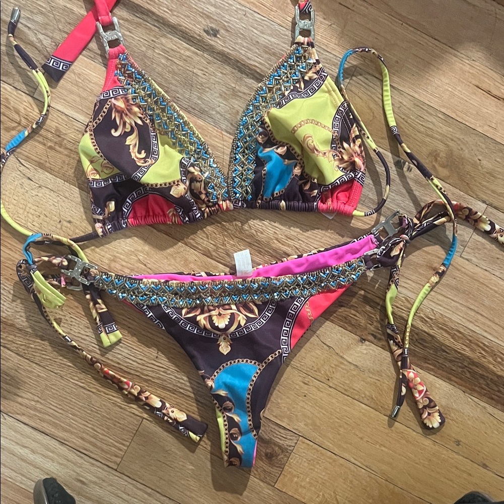 Lateen Colorful Patterned Bikini Set